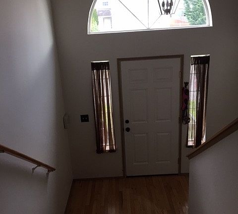 3rd image of 1523 199th St E