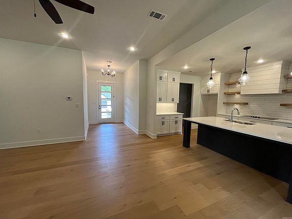 4th image of 4420 Cumberland Cir