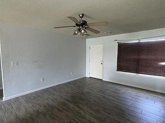 4th image of 536 E Juniper Ln