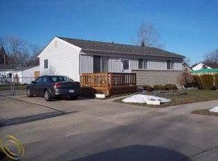 29955 Drager Dr, Roseville, MI 48066