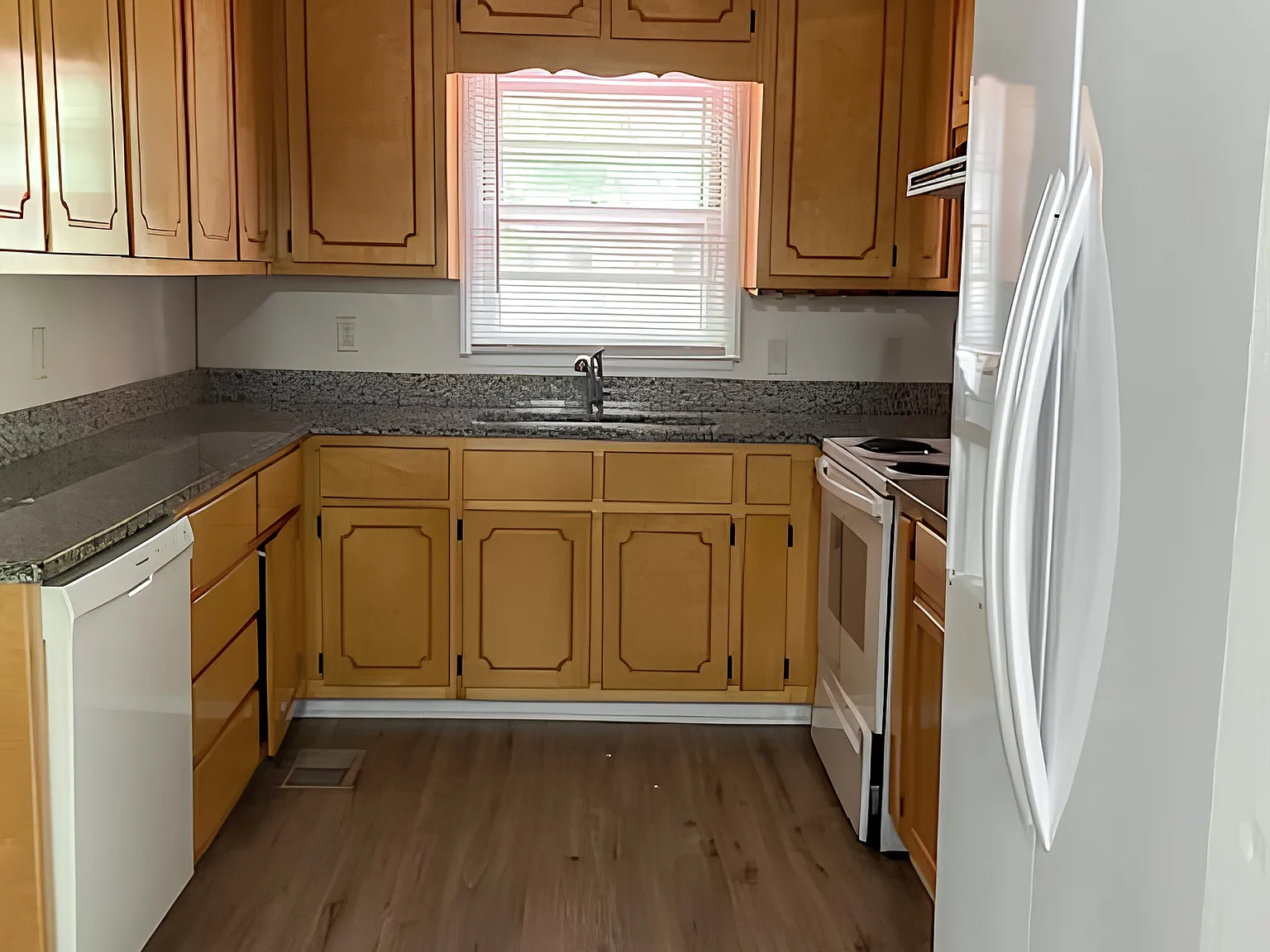 4 bed, 3.0 bath, 1986 sqft, $745 — Photo 4