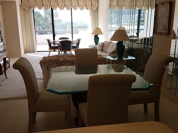 3rd image of 8 Belleview Blvd APT 106