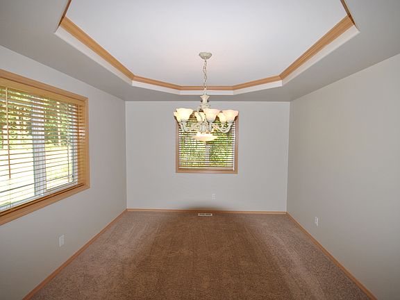 5th image of 6927 215th Ave NE