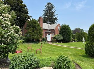 3 Carman Pl, Glen Head, NY 11545