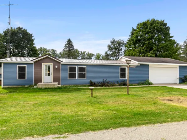 18677 Oak St, Copemish, MI 49625