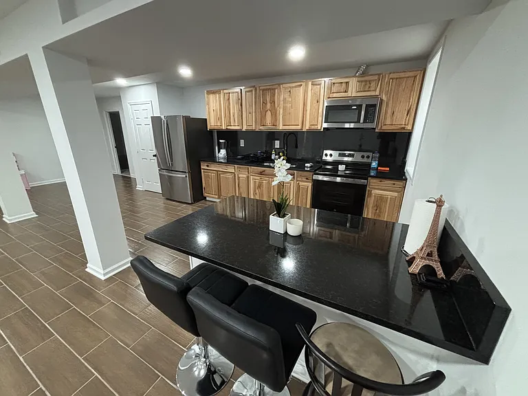 1118 Virginia Ave — Photo 4