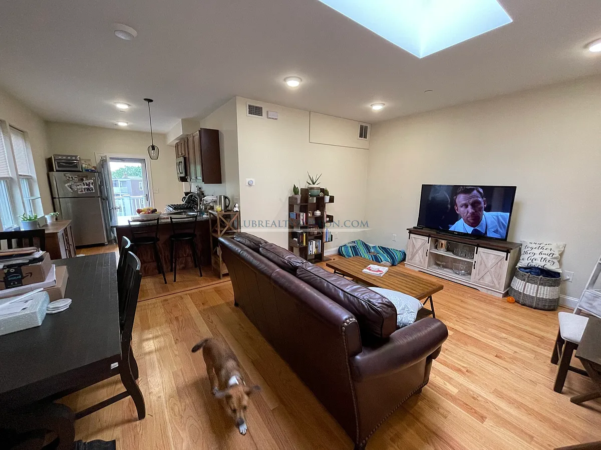 Building Photo - 549 Washington St #6