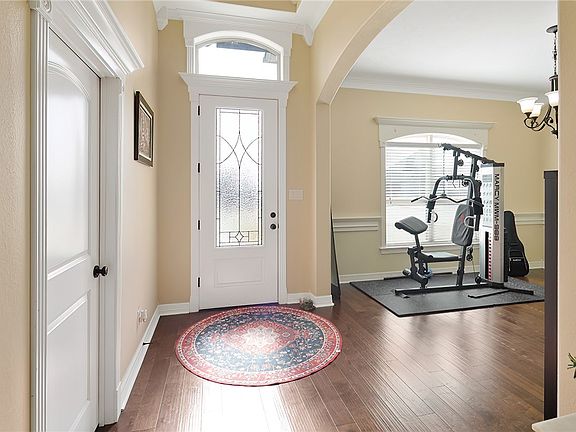 4th image of 4401 Toddington Ln