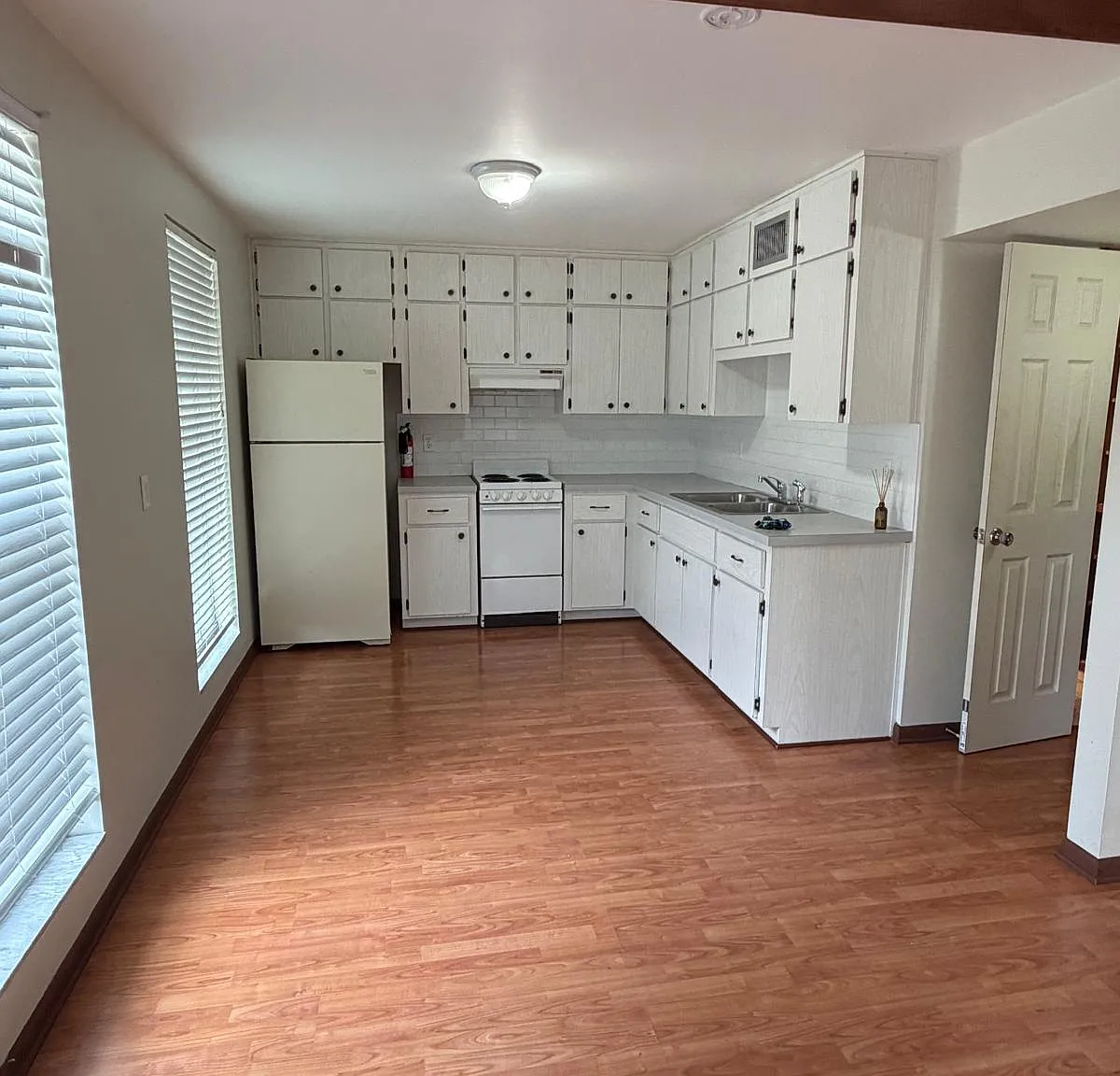 1 bed, 1100 sqft, $1,750 — Photo 3
