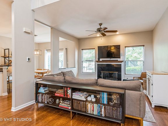 5th image of 1040 Woodview Ct #1040