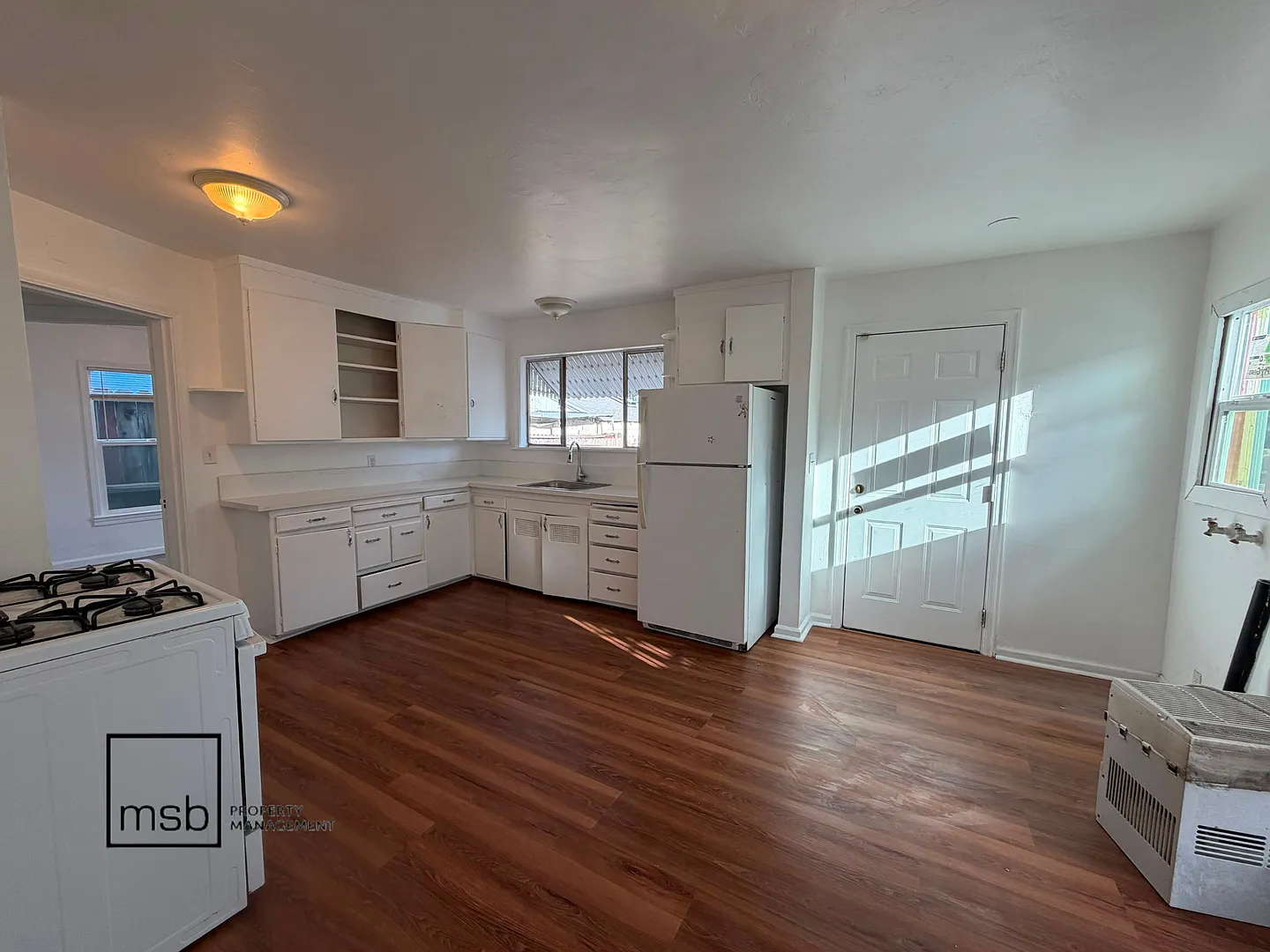 Lovely Cottage Style Home For Rent — Photo 4