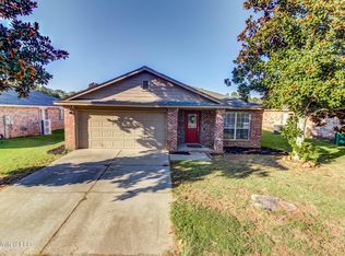 10219 English Manor Dr, Gulfport, MS 39503