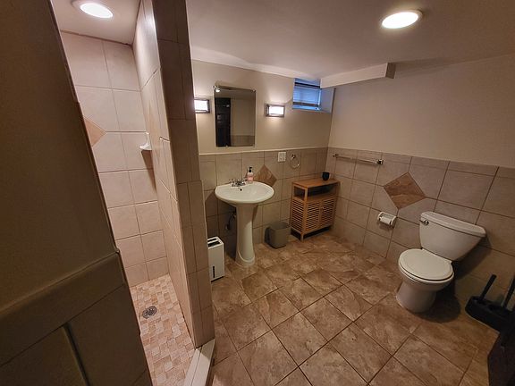 Room for rent - furniture not included.