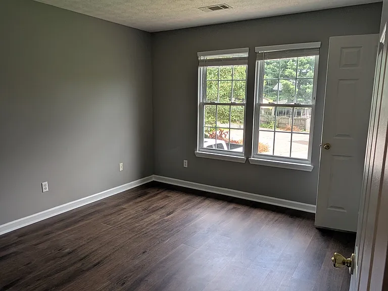 116 Paxton Ct — Photo 26