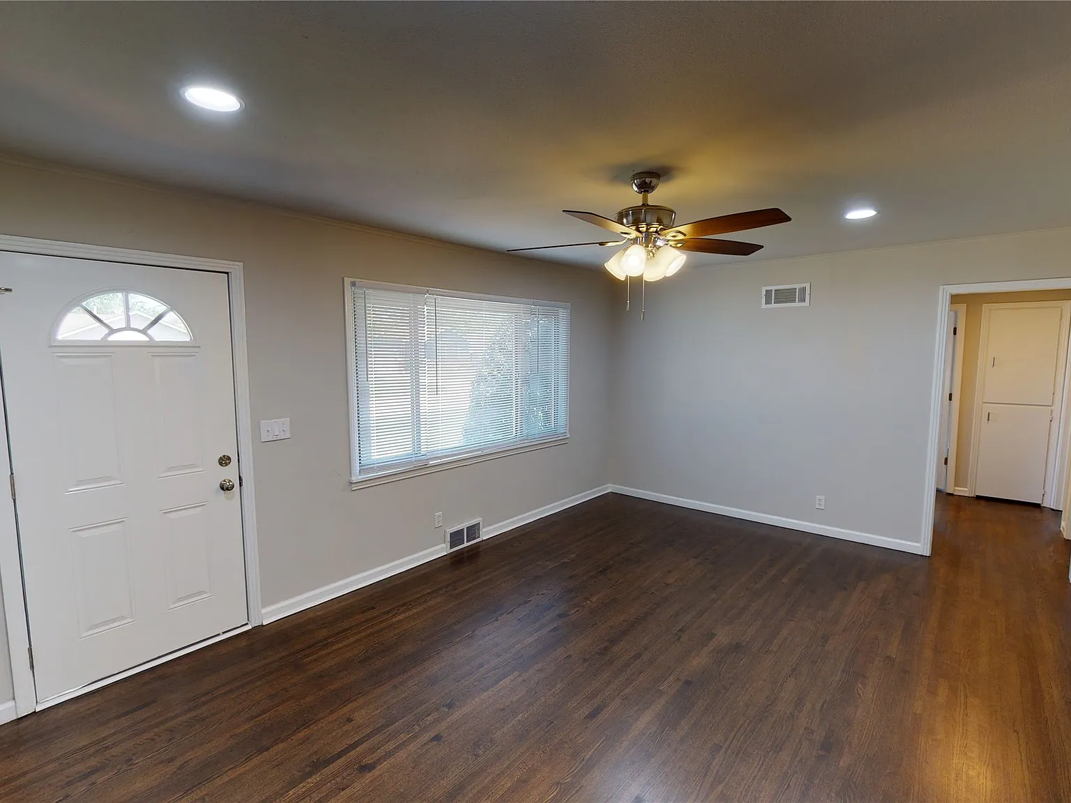 4 bed, 2.0 bath, 1286 sqft, $1,450 — Photo 4