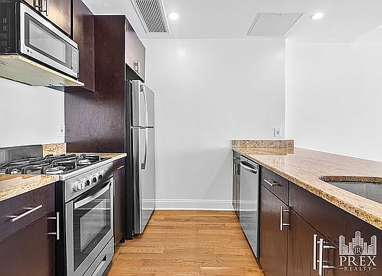 3rd image of 331 E 81st St APT 6R
