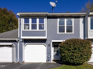 32 Carriage Rd, Clifton Park, NY 12065