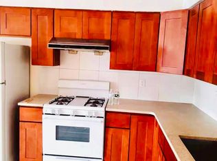218-05 64th Ave FLOOR 3, Oakland Gardens, NY 11364