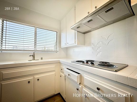 3rd image of 1420 S Bedford St #305A