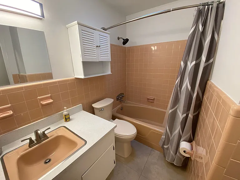 1301 Kings Rd — Photo 13