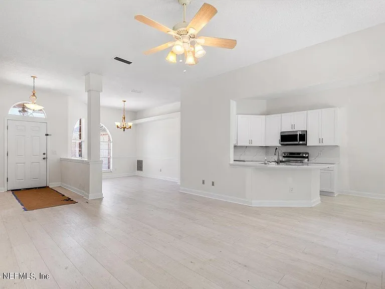 1722 Branch Vine Dr W — Photo 14