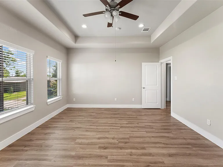 7703 Rainbow Close Ln — Photo 23