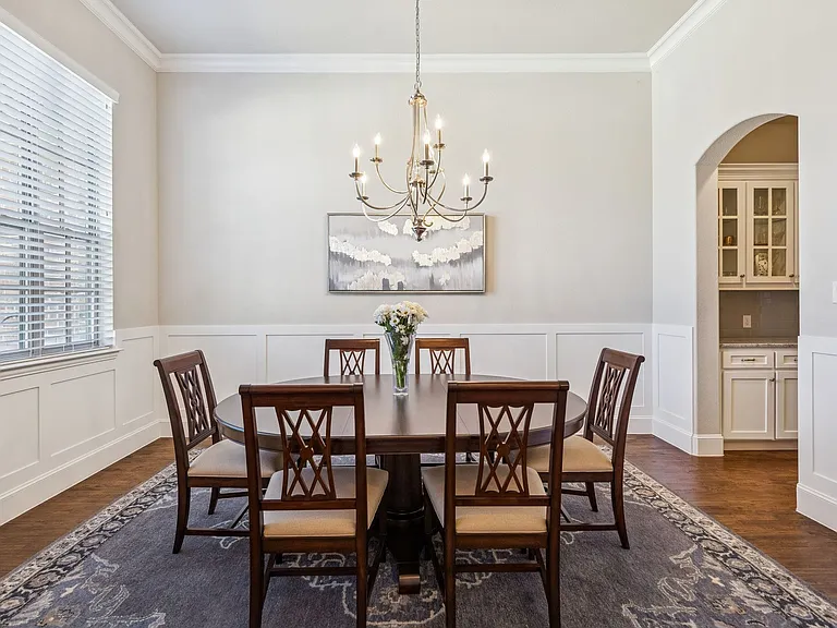 701 Cherrywood Dr — Photo 6
