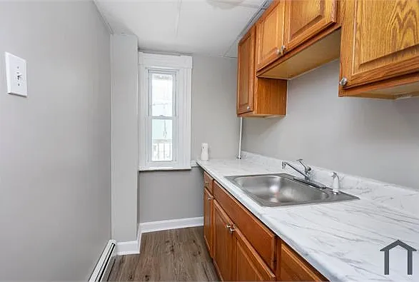 3 bed, 1146 sqft, $2,347 — Photo 4