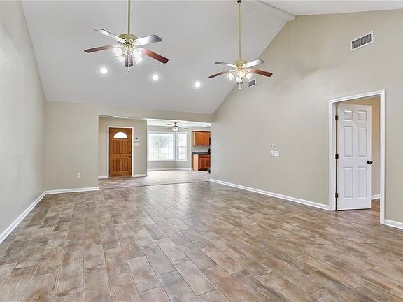 5th image of 3421 Acorn Dr
