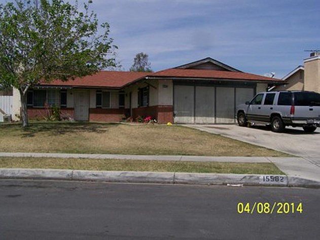 1st image of 15582 Pine Ave