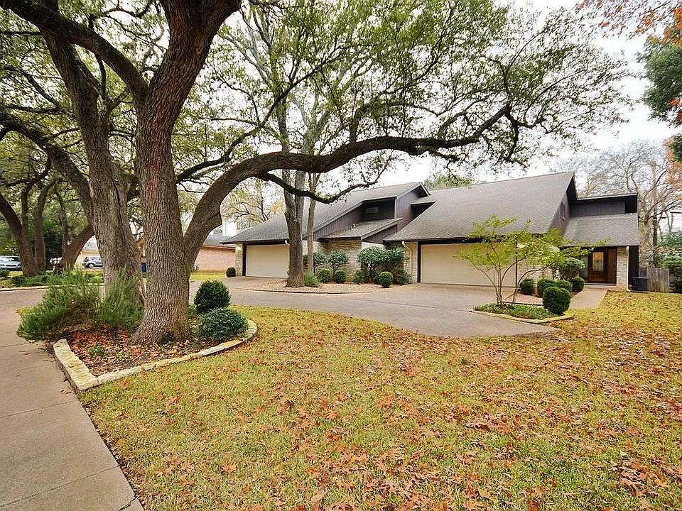 Townhouse in the Trees