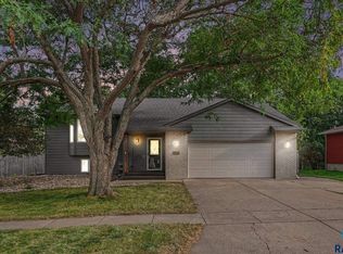 700 N Zelmer Dr, Tea, SD 57064