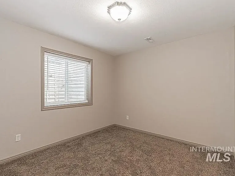 2221 S Frontier Dr — Photo 23