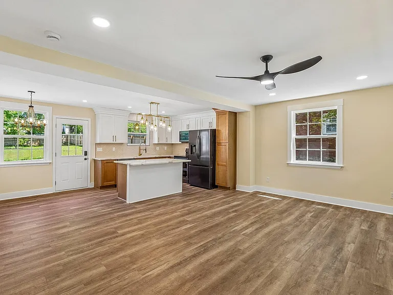 1425 Shelton Ave — Photo 24