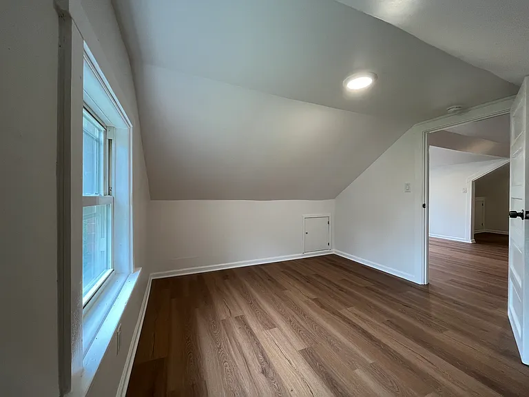 276 Mount Pleasant Rd — Photo 10