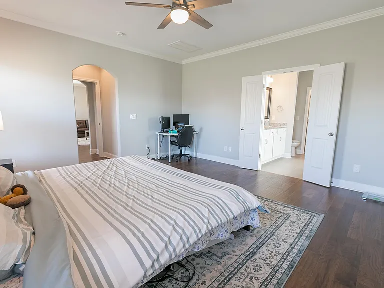 1055 Crisp Spring Dr — Photo 35