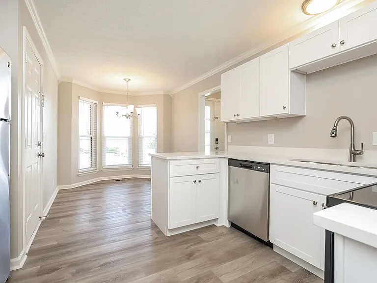 3068 Chateau Valley Dr — Photo 8