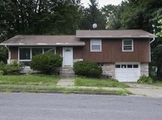 1 Melvin Dr, Kingston, NY 12401