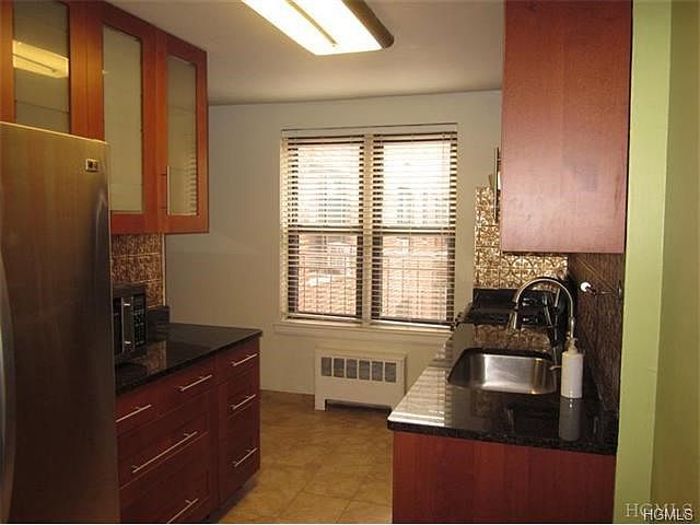 1st image of 10 Franklin Ave APT 6F