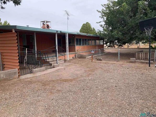 35 Pecan Dr NE, Deming, NM 88030