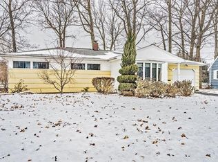 202 Shore Acres Dr, Rochester, NY 14612