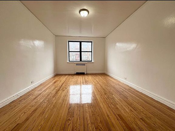 5th image of 2265 University Ave APT 4C