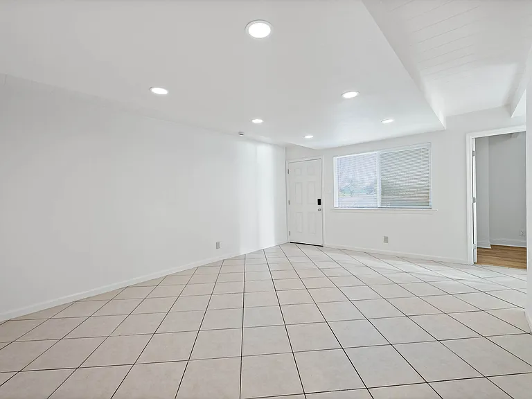 651 S 29th St #645 — Photo 32