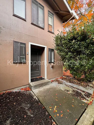 607 R St Photo 1