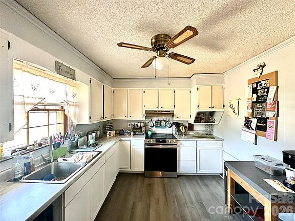 4th image of 2415 Heavner Rd