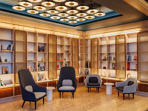 180 Morgan Street image 100 of 140