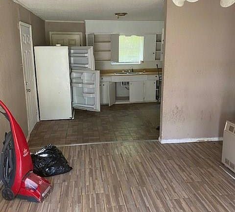 3rd image of 1126 Turner St