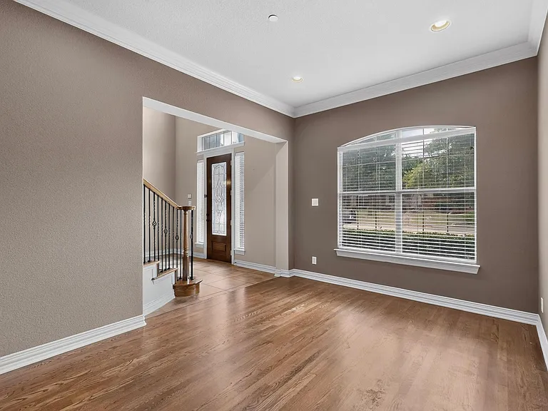 475 Fenwick Dr — Photo 11