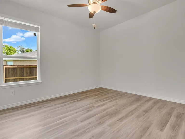 1118 Zora Dr #A — Photo 12