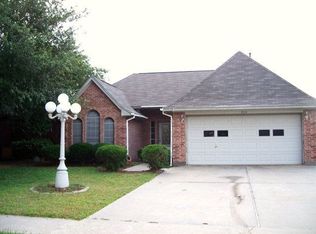 260 Lasso St, Angleton, TX 77515